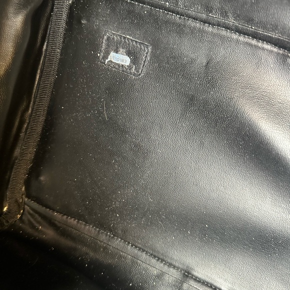 Chanel duffle bag - Picture 3 of 6